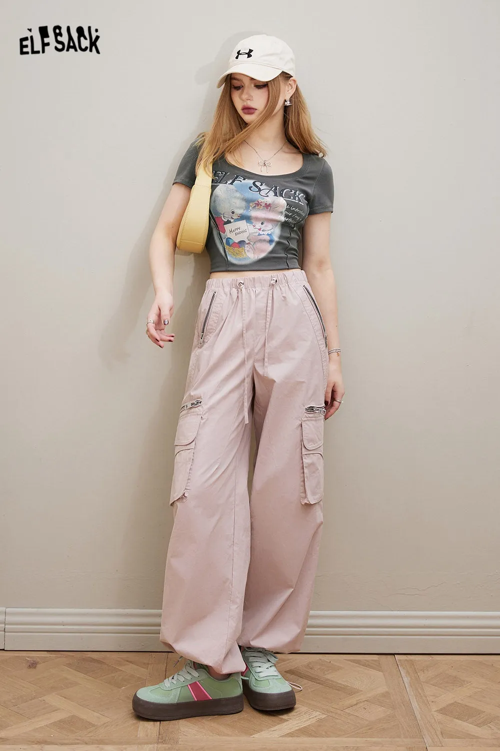 ELFSACK U-neck slim fit short sleeved T-shirt for women's 2024 spring new sweet and spicy small figure slimming versatile top