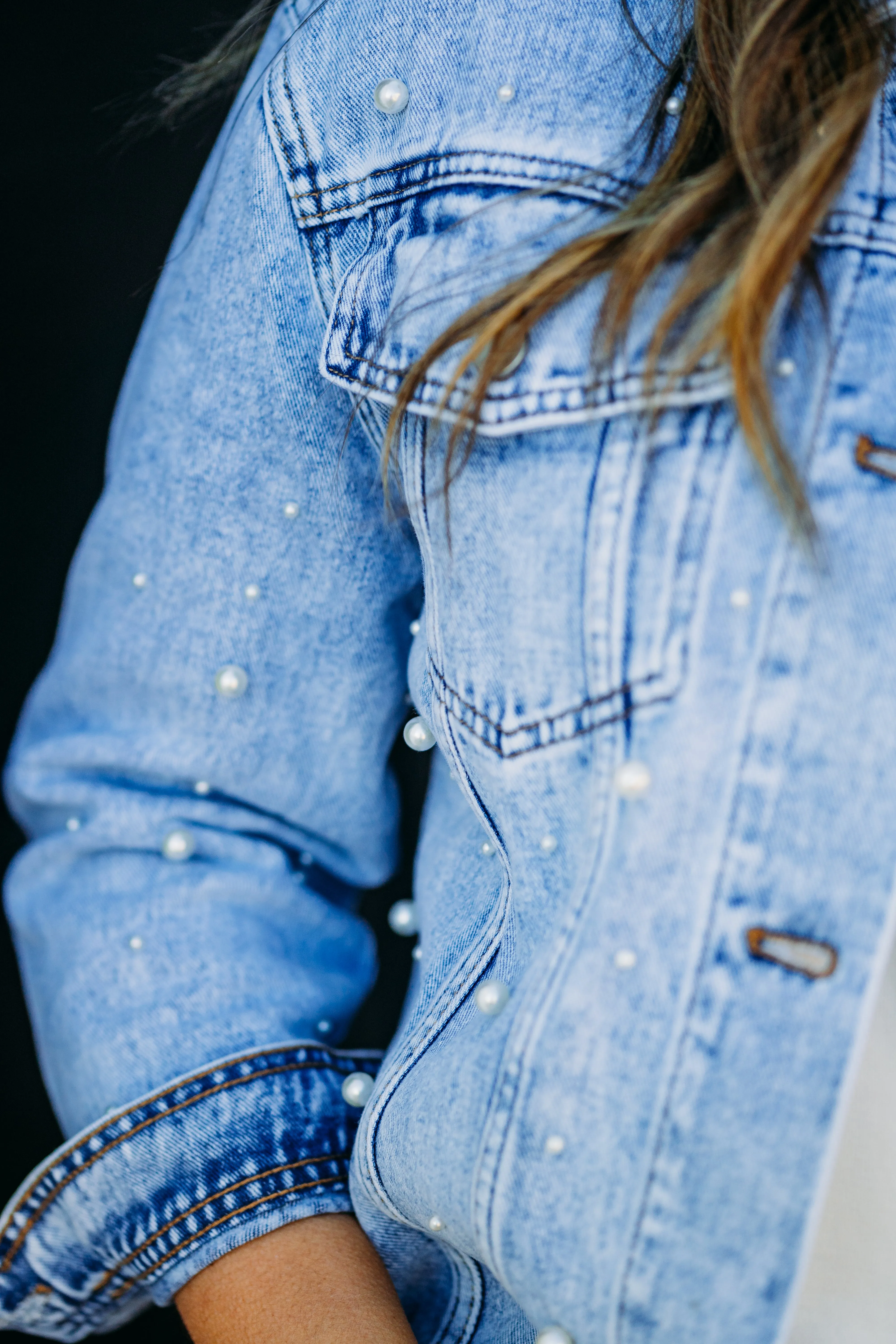 Multiples: Cuffed 2 Pocket Oversized Jean Jacket in Indigo M15207JM