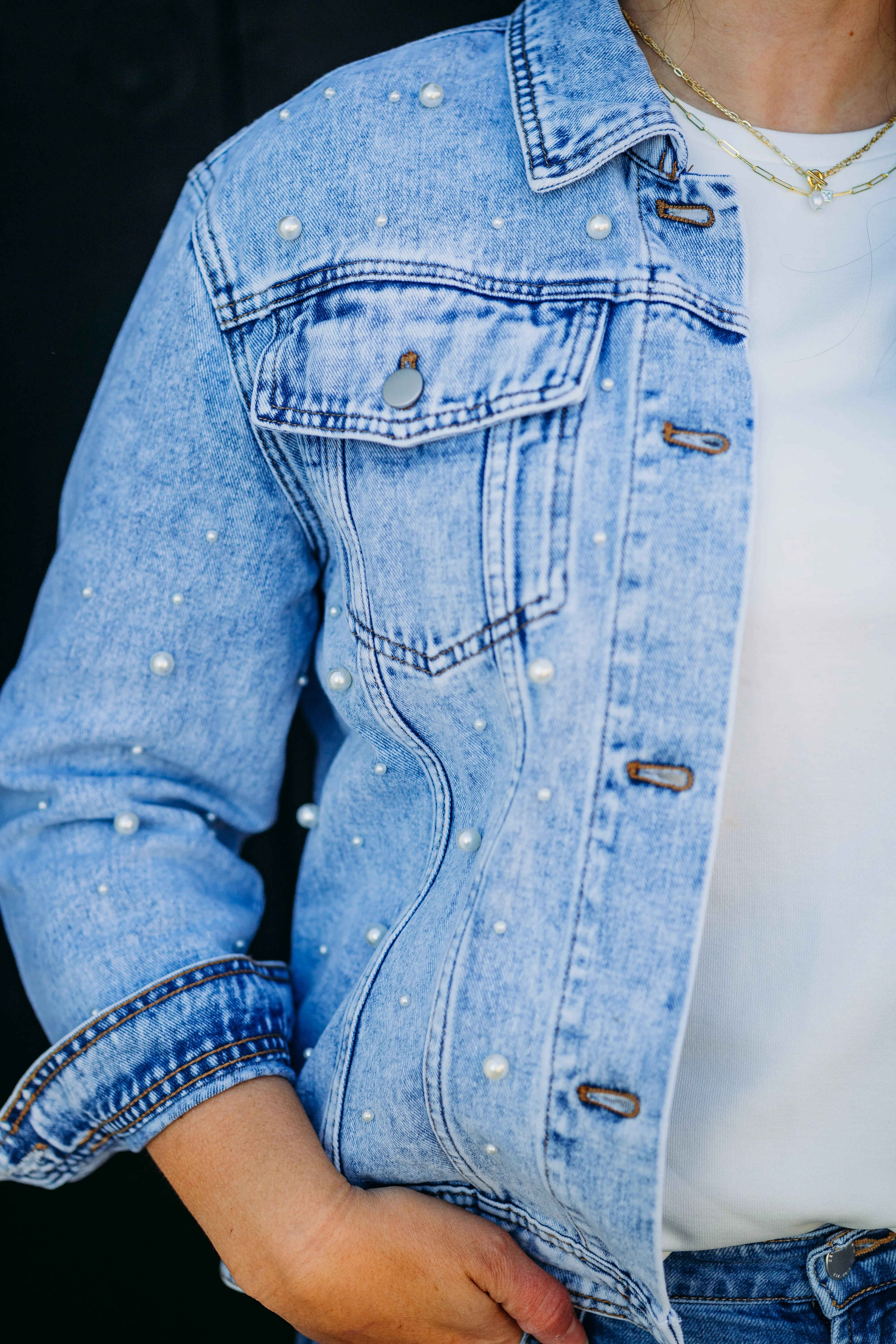 Multiples: Cuffed 2 Pocket Oversized Jean Jacket in Indigo M15207JM