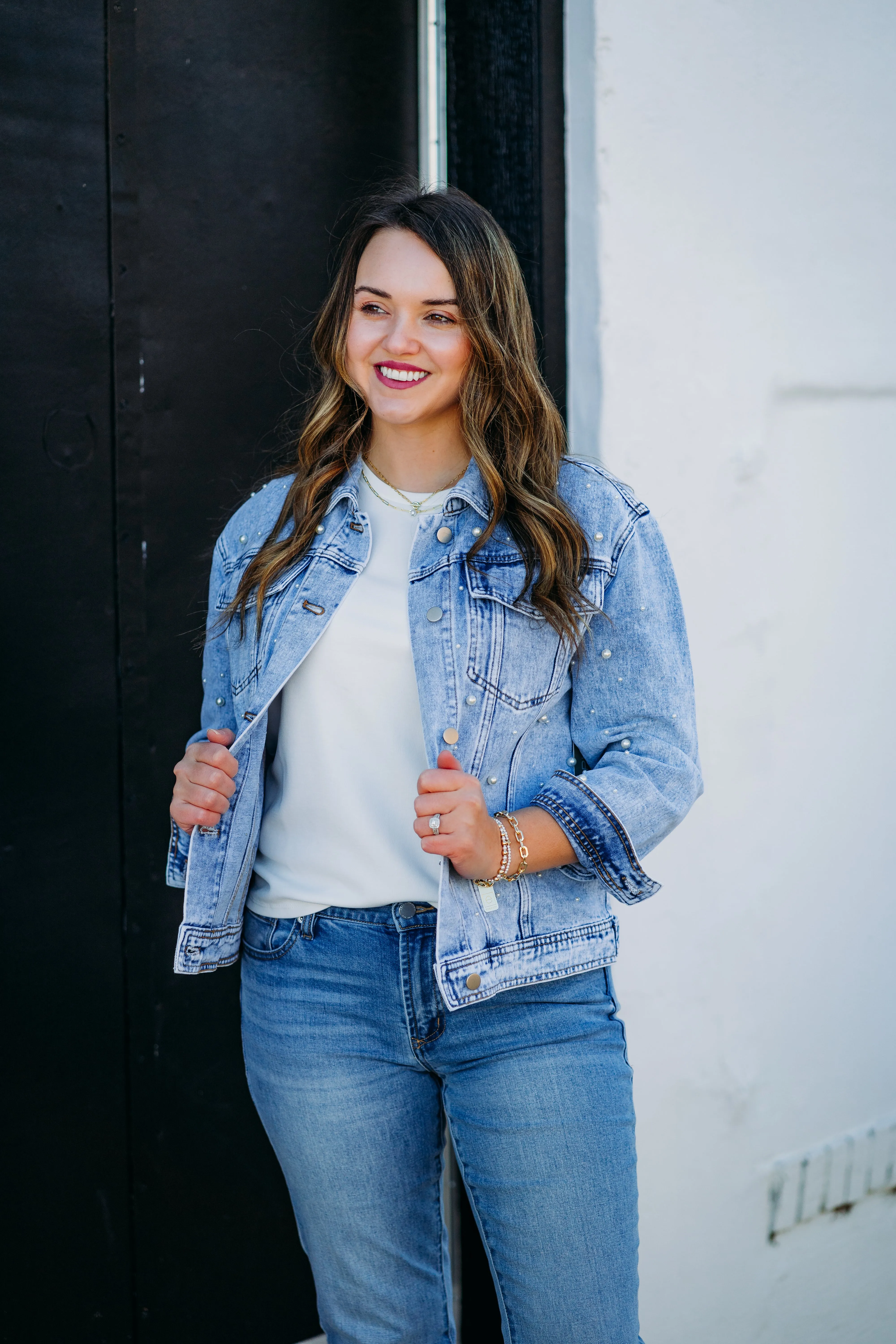 Multiples: Cuffed 2 Pocket Oversized Jean Jacket in Indigo M15207JM