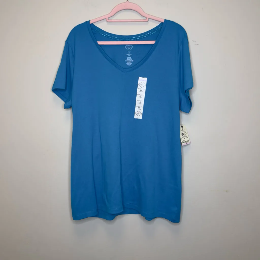 St. John's Bay Essential Tee - Size 1X