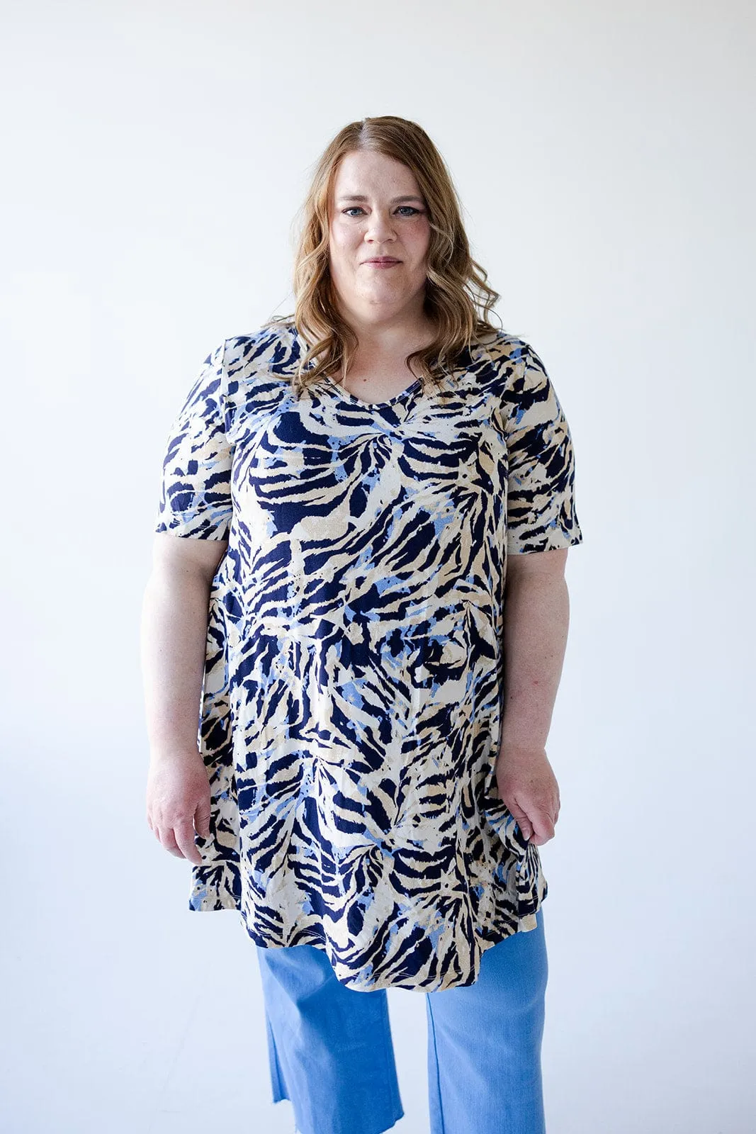 V-NECK ABSTRACT PALM PRINT TUNIC