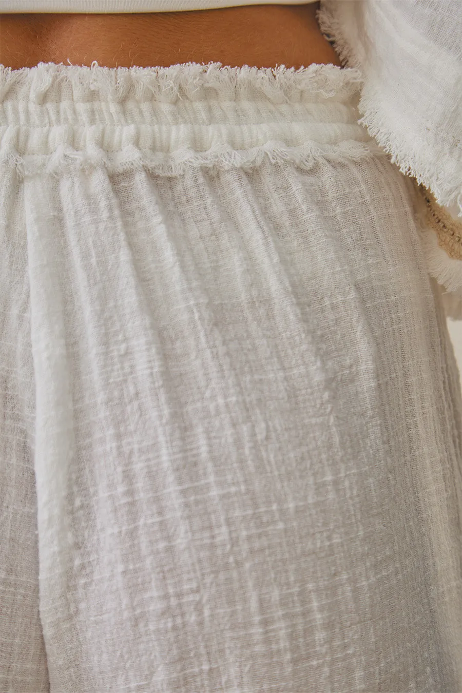 VERDANT KIMONO // SOLID WITH DELICATE LACE TOUCHES