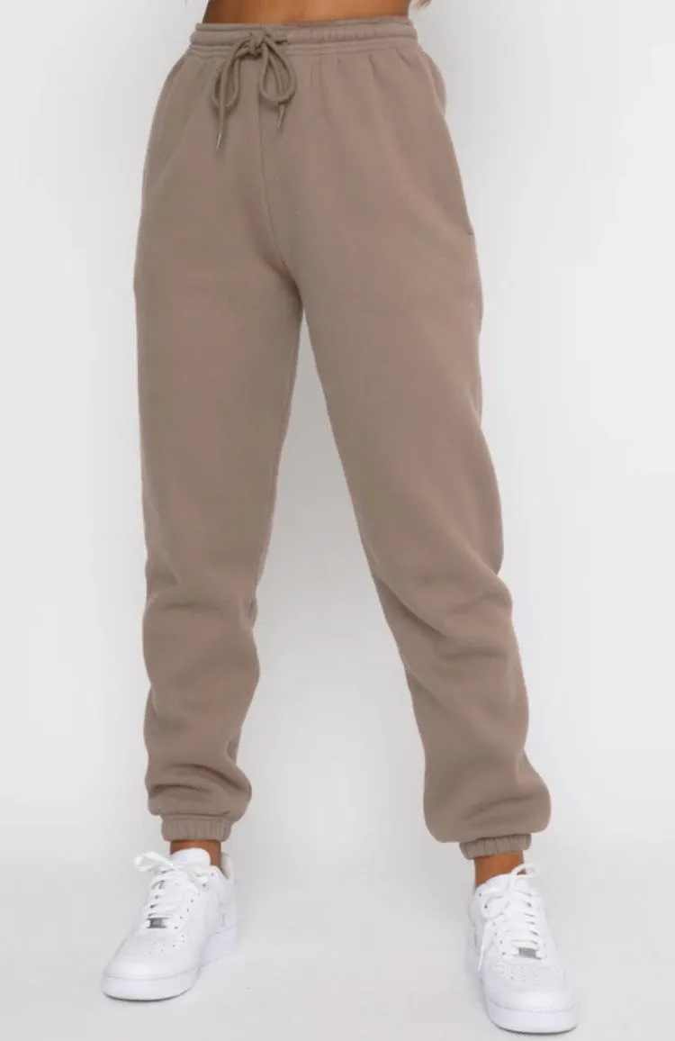 Vibrant Sweatshirt and Joggers Set for Casual Lounge Set