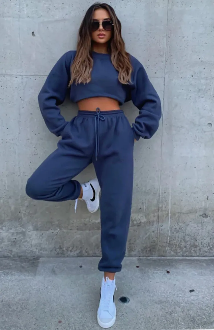 Vibrant Sweatshirt and Joggers Set for Casual Lounge Set