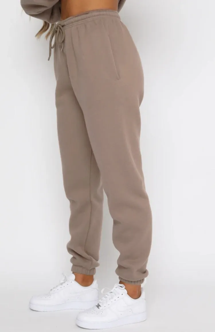 Vibrant Sweatshirt and Joggers Set for Casual Lounge Set