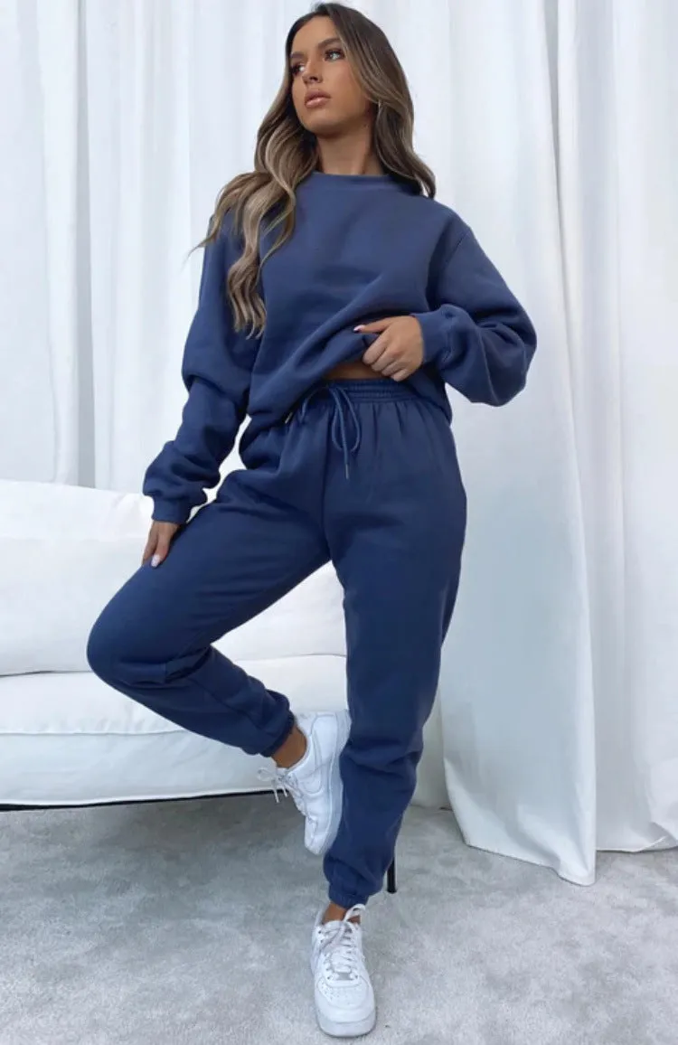 Vibrant Sweatshirt and Joggers Set for Casual Lounge Set