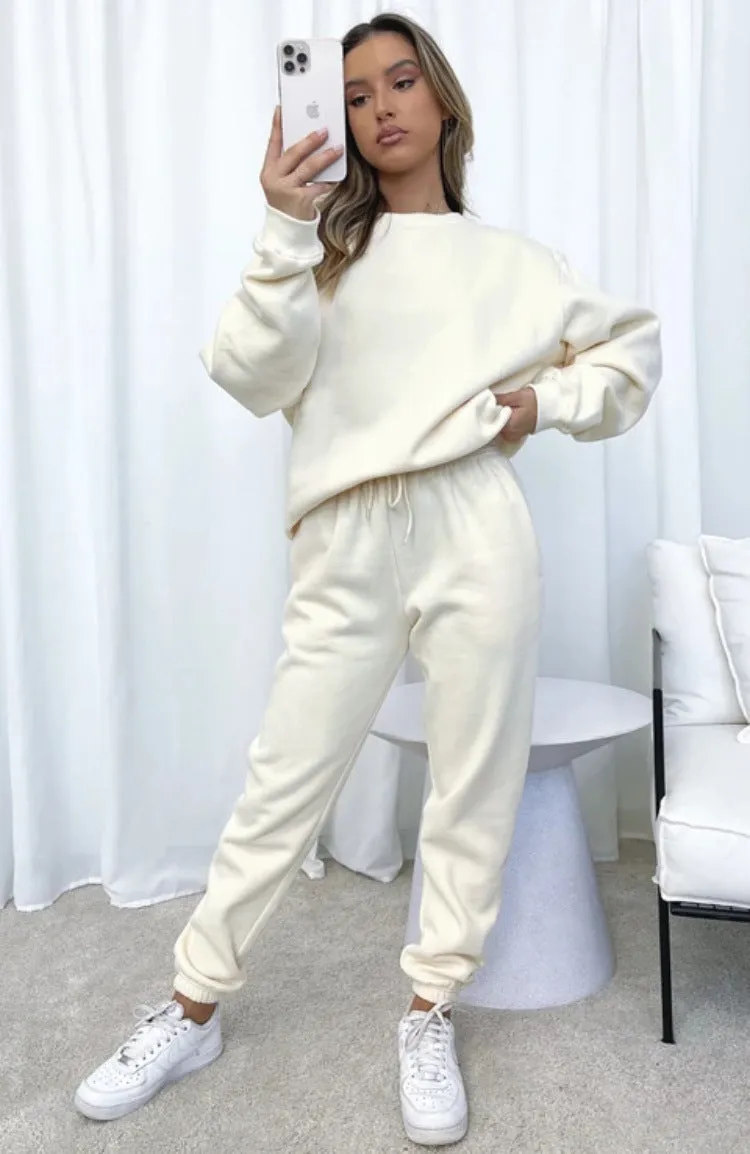 Vibrant Sweatshirt and Joggers Set for Casual Lounge Set