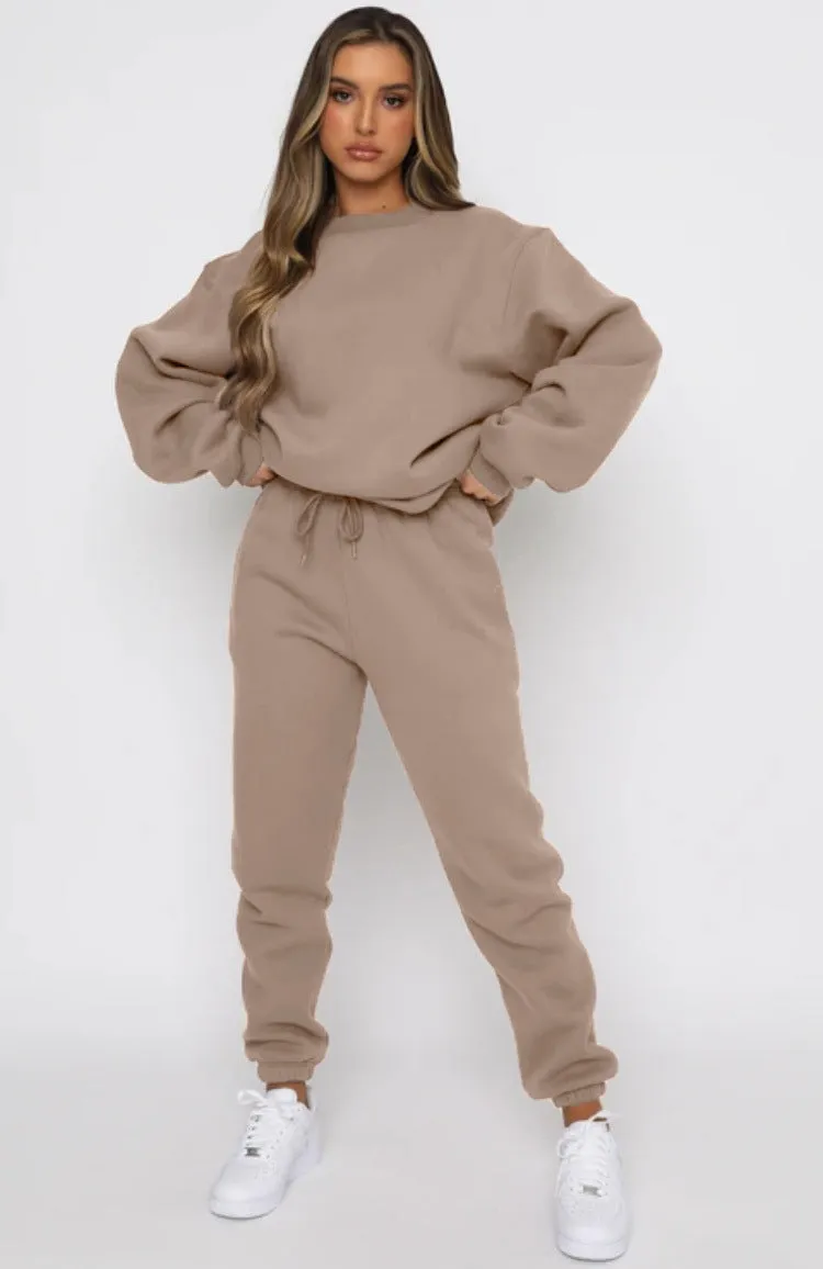 Vibrant Sweatshirt and Joggers Set for Casual Lounge Set